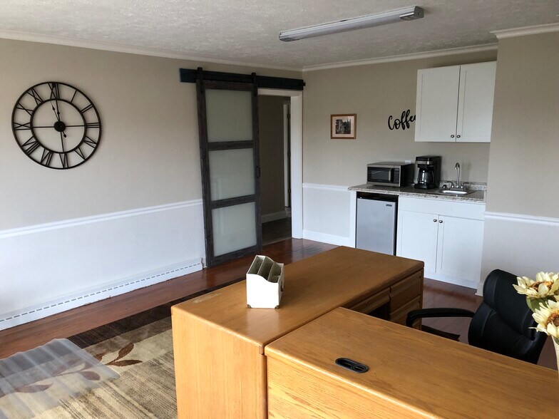 More Photos Of 7662 US 31 S, Indianapolis Office Residential For Sale