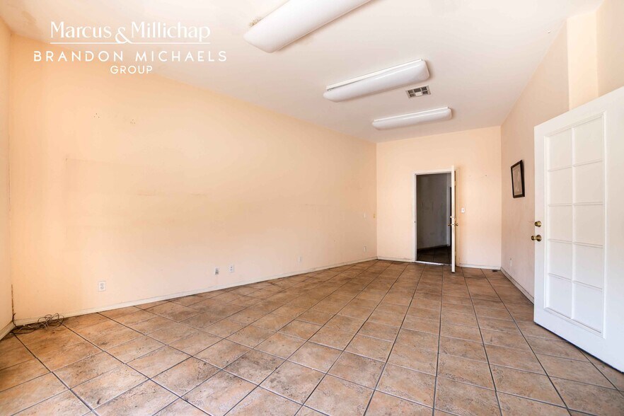 More Photos Of 3651 Beverly Blvd, Los Angeles Storefront For Sale