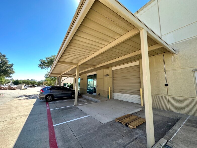 More Photos Of 3301 Matrix Dr, Richardson Research And Development For Sale