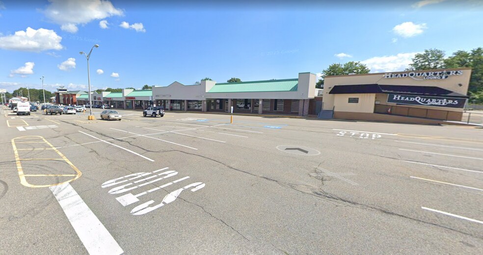 More Photos Of 51 Lafayette Rd, Fords Unknown For Lease