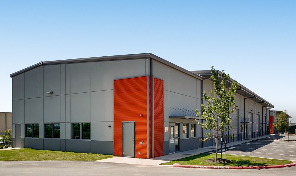 More Photos Of 7637 Fm 3009, Schertz Light Distribution For Sale