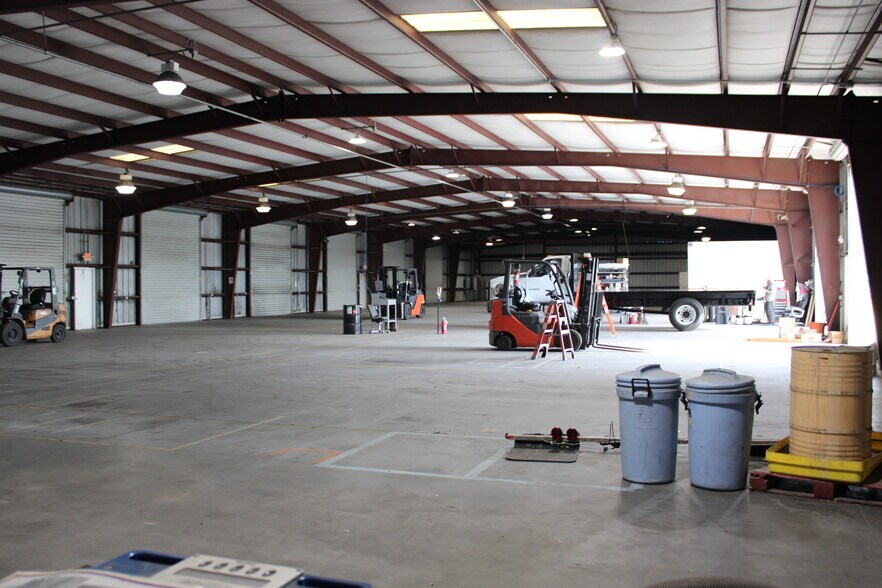 More Photos Of 1400 L and R Industrial Blvd, Tarpon Springs Unknown For Lease