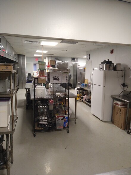 More Photos Of 140 Point Judith Rd, Narragansett Storefront Retail Office For Sale