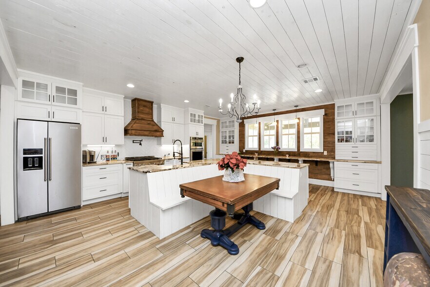 More Photos Of 17188 Highway 321, Dayton Specialty For Sale