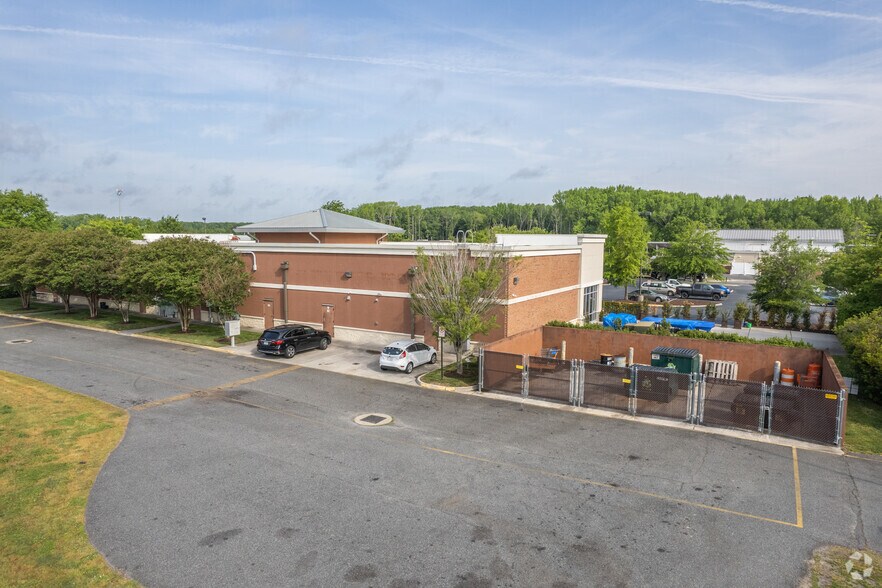 More Photos Of 141 Hillcrest Pky, Chesapeake Freestanding For Lease