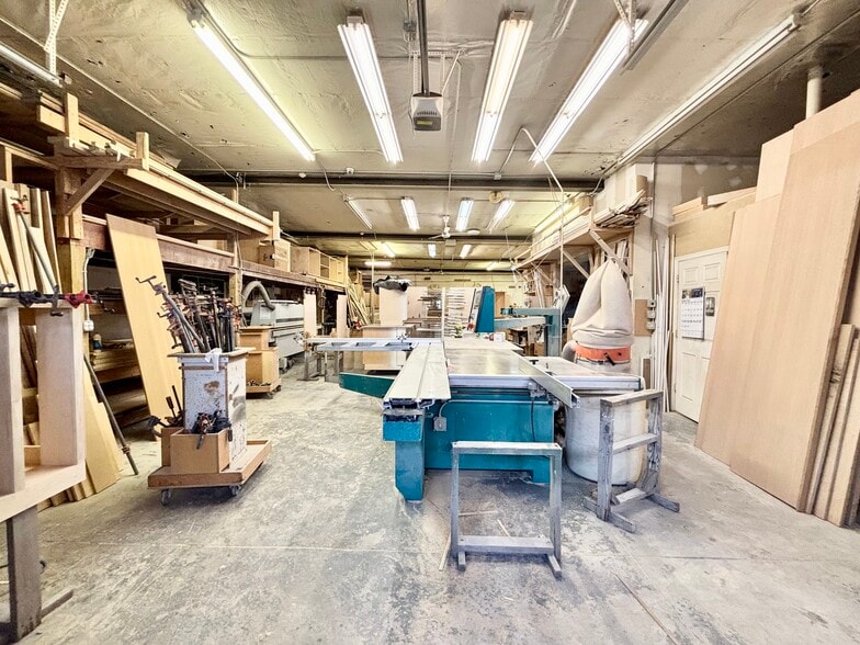 More Photos Of 34 Baxter Ave, Stamford Warehouse For Sale