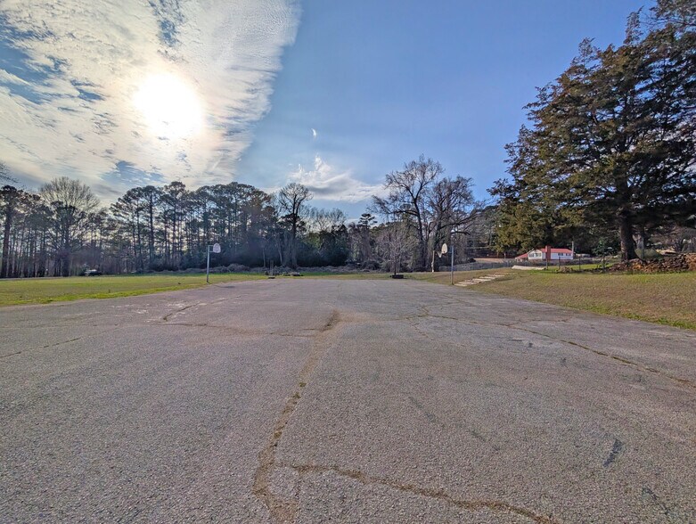 More Photos Of 461 Choccolocco Rd, Anniston Religious Facility For Sale