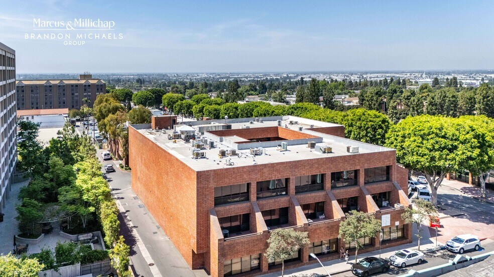 More Photos Of 7200-7202 Greenleaf Ave, Whittier Office For Sale