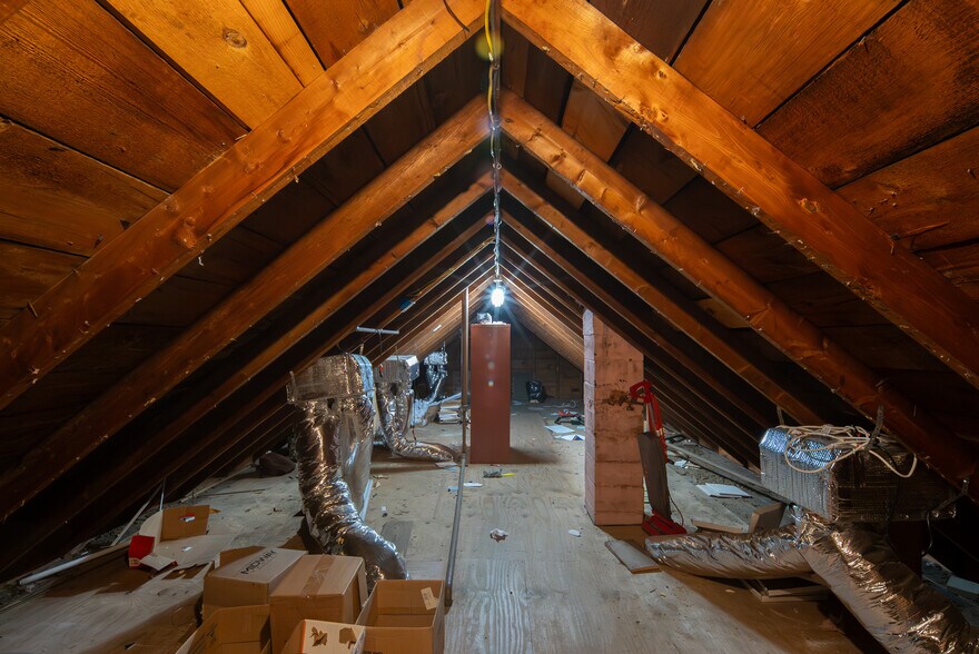 More Photos Of 1221 Altamont Ave, Schenectady Office For Sale