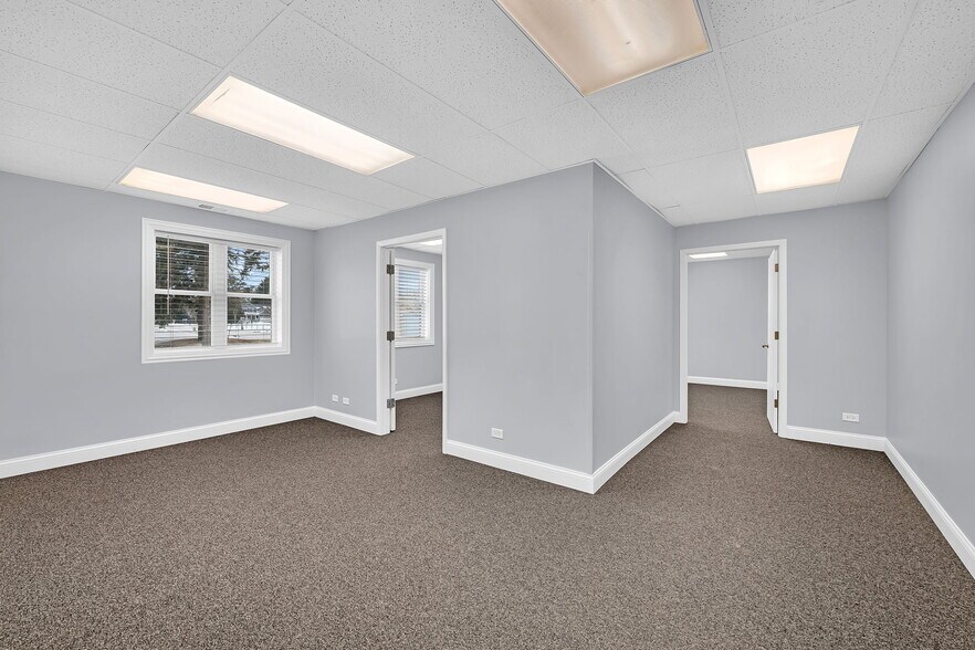 More Photos Of 3S340 Rockwell St, Warrenville Manufacturing For Lease