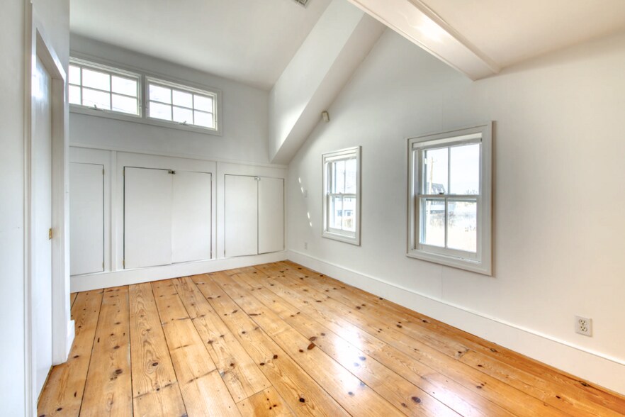 More Photos Of 23 Bridge St, Sag Harbor Freestanding For Sale