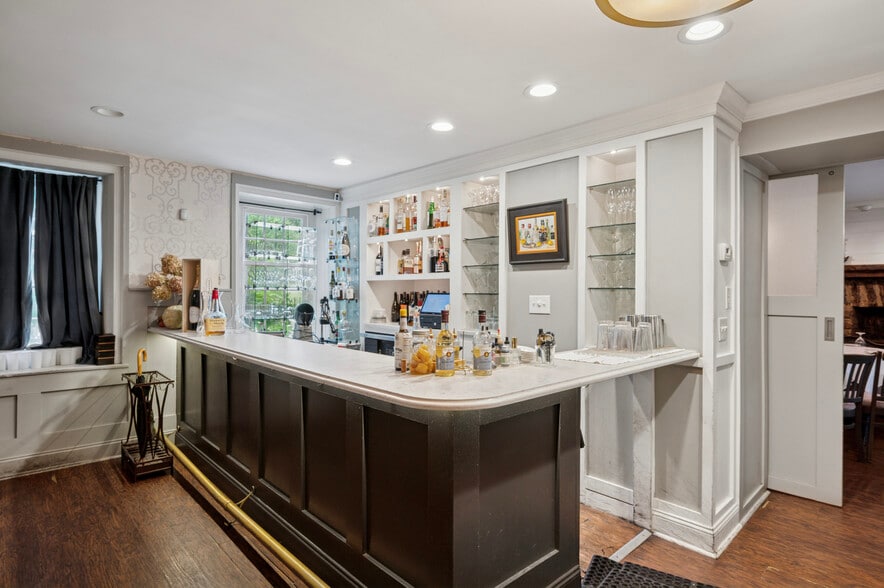 More Photos Of 7402 Germantown Ave, Philadelphia Restaurant For Lease