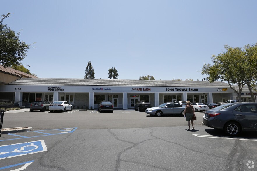 More Photos Of 1724-1772 Avenida De Los Arboles, Thousand Oaks Unknown For Lease