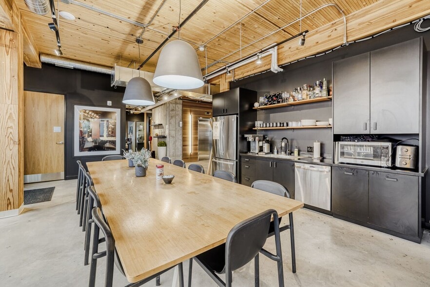 More Photos Of 4353 S Upton Ave, Minneapolis Office Residential For Lease