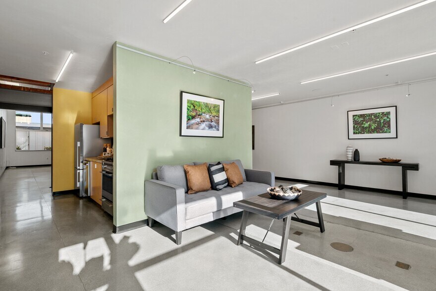 More Photos Of 108 High Rd, Santa Cruz Flex For Sale