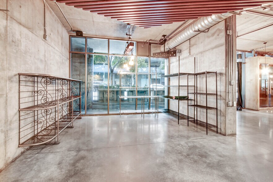 More Photos Of 1050 S Flower St, Los Angeles Apartments For Lease