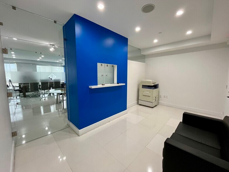 More Photos Of 2030 S Douglas Rd, Coral Gables Loft Creative Space For Sale