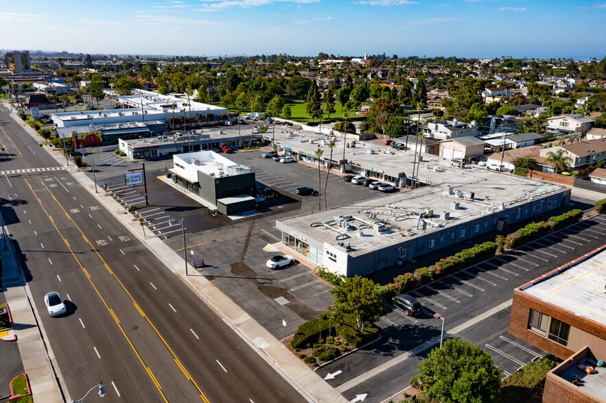 More Photos Of 333 E 17th St, Costa Mesa Freestanding For Sale