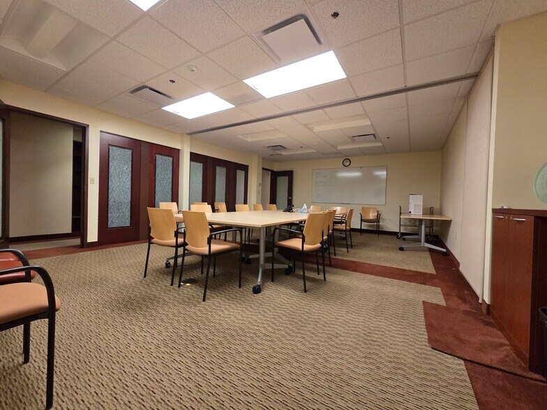 More Photos Of 575 Main St, Middletown Medical For Sale