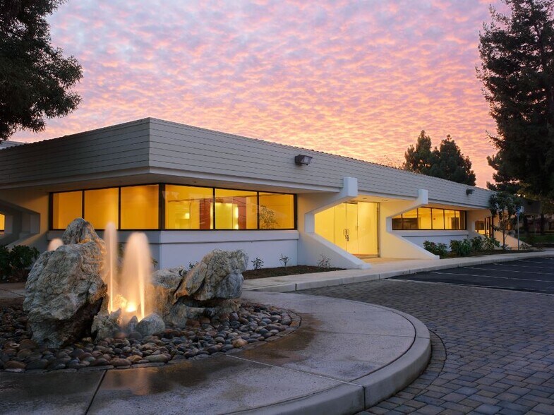 More Photos Of 388 W Java Dr, Sunnyvale Office For Lease