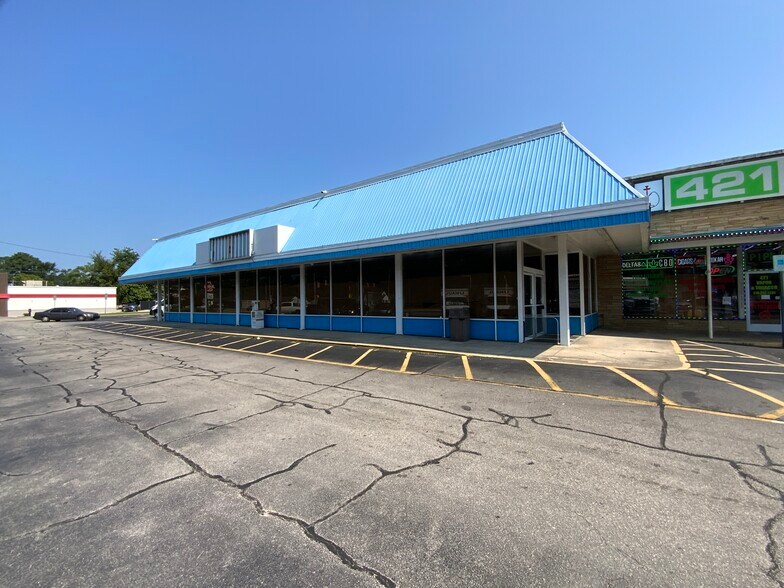 More Photos Of 908-1010 W Cumberland St, Dunn General Retail For Lease