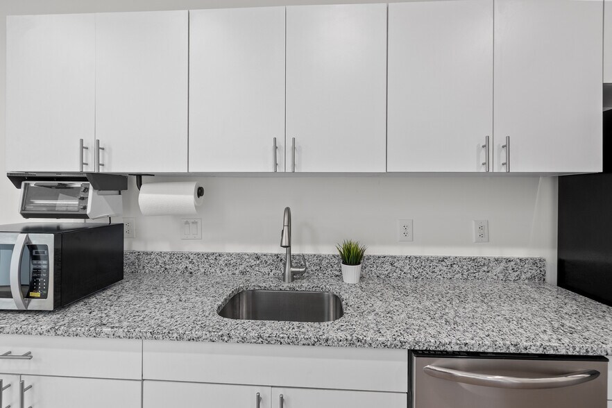 More Photos Of 3950 Blue Ridge Rd, Raleigh Medical For Sale