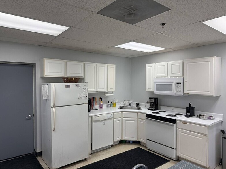 More Photos Of 1981 Bucktail Ln, Sugar Grove Warehouse For Sale