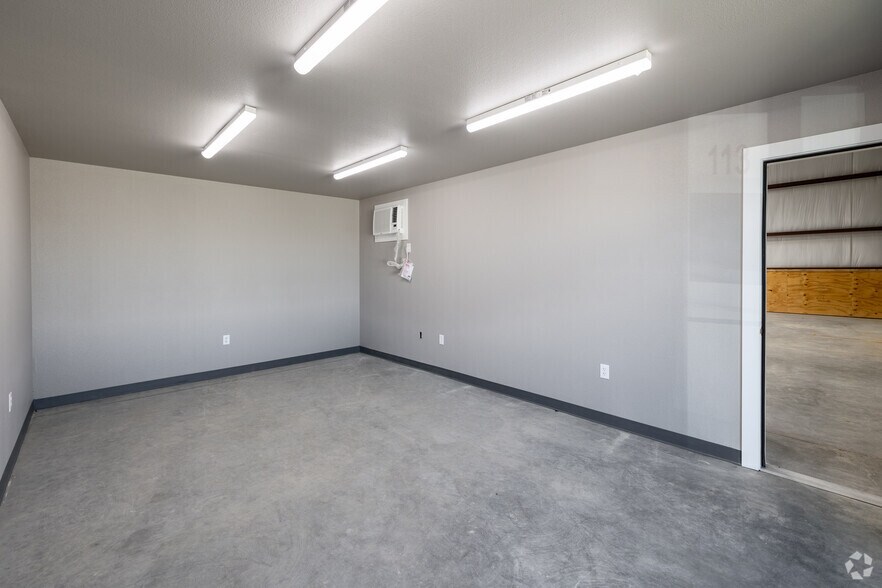 More Photos Of 4580 J D Mouser Pky, Alvarado Unknown For Lease