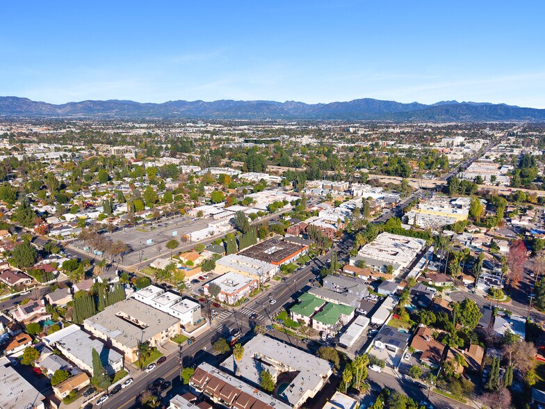 More Photos Of 15865 Vanowen St, Van Nuys Apartments For Sale