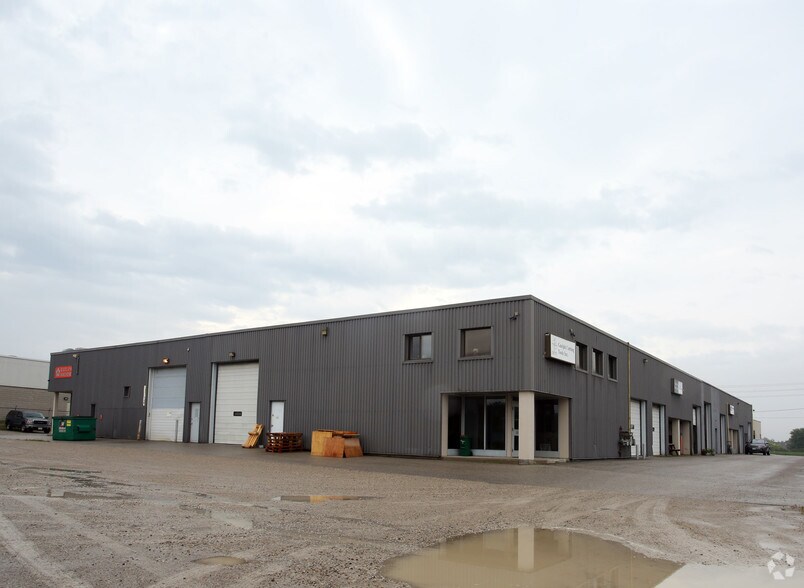 More Photos Of 685 Speedvale Ave W, Guelph Warehouse For Lease