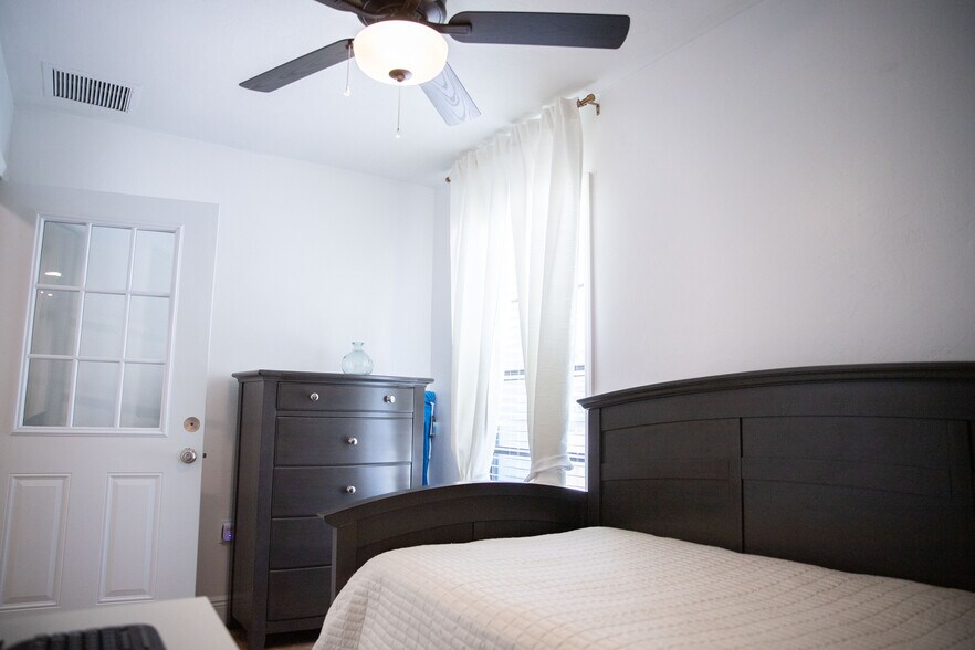 More Photos Of 2826 Santa Barbara Blvd, Cape Coral Freestanding For Sale