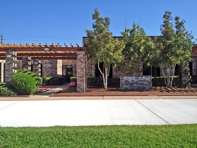 More Photos Of 17226 Mercury Dr, Houston Medical For Lease