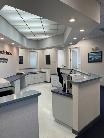 More Photos Of 170 Pine Ave N, Oldsmar Office For Sale
