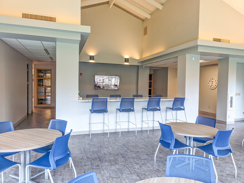 More Photos Of 61 John Muir Dr, Buffalo Unknown For Lease