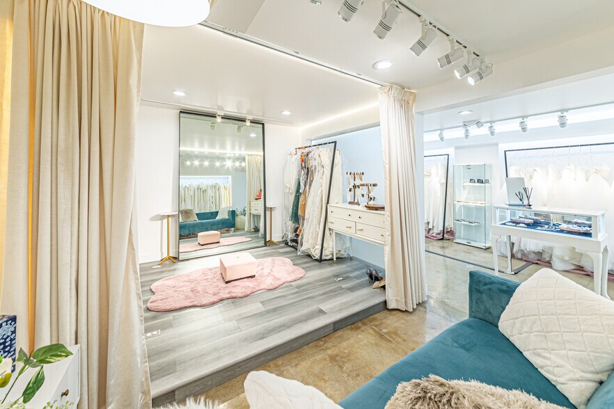 More Photos Of 330 N Western Ave, Los Angeles Storefront Retail Office For Sale