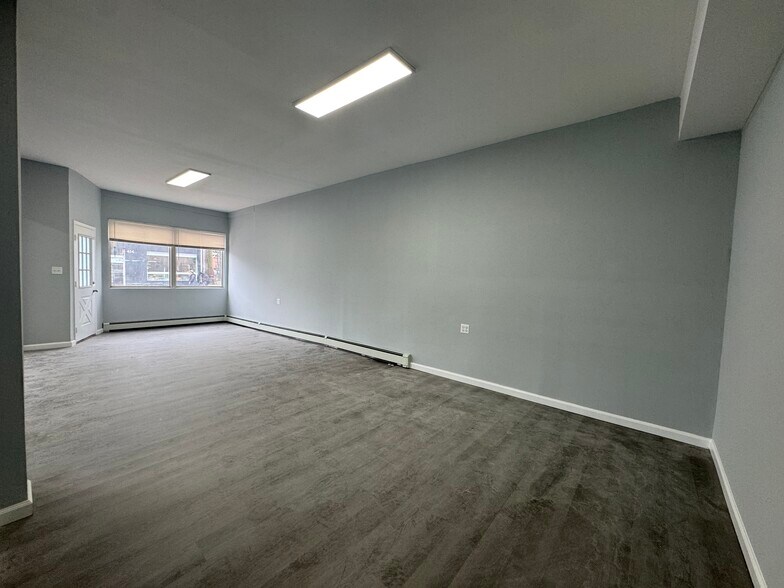 More Photos Of 451 Lake Ave, Saint James Storefront Retail Residential For Lease