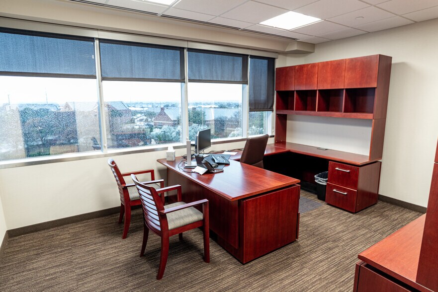 More Photos Of 1600 N Redbud Blvd, McKinney Office For Sale