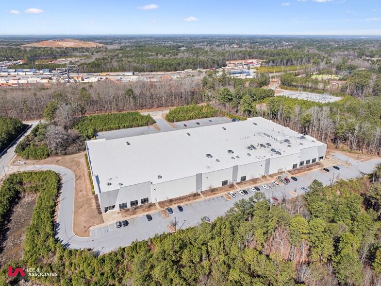 More Photos Of 7801 Creekwood Rd, Fairburn Distribution For Lease
