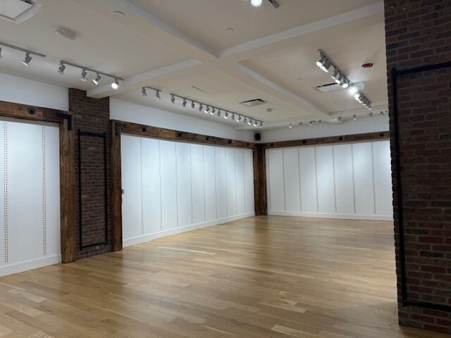 More Photos Of 1 Church St, Burlington Office For Lease