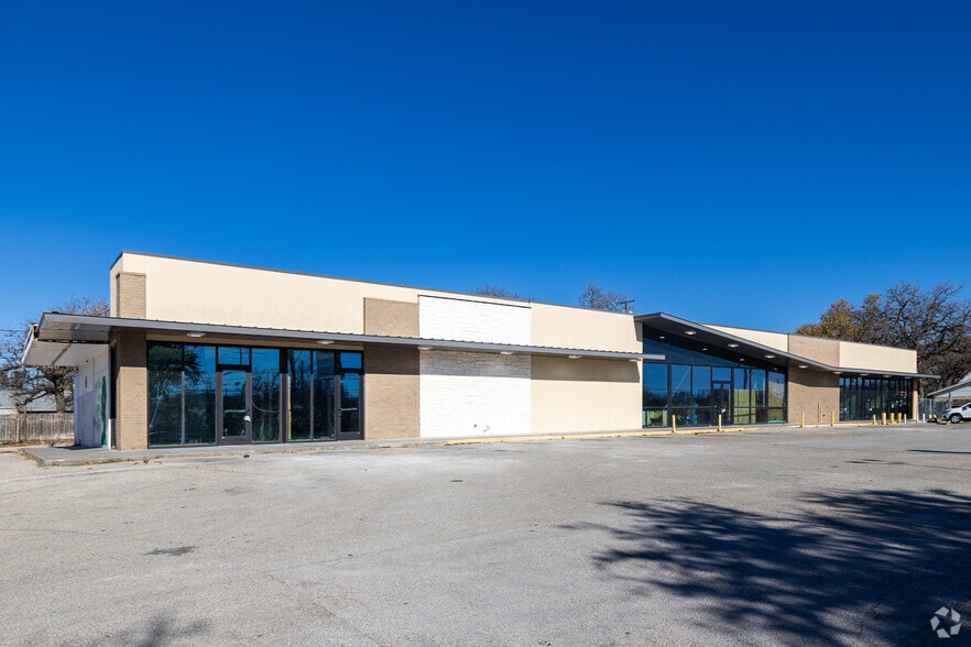 Primary Photo Of 5706 Manor Rd, Austin Storefront For Lease