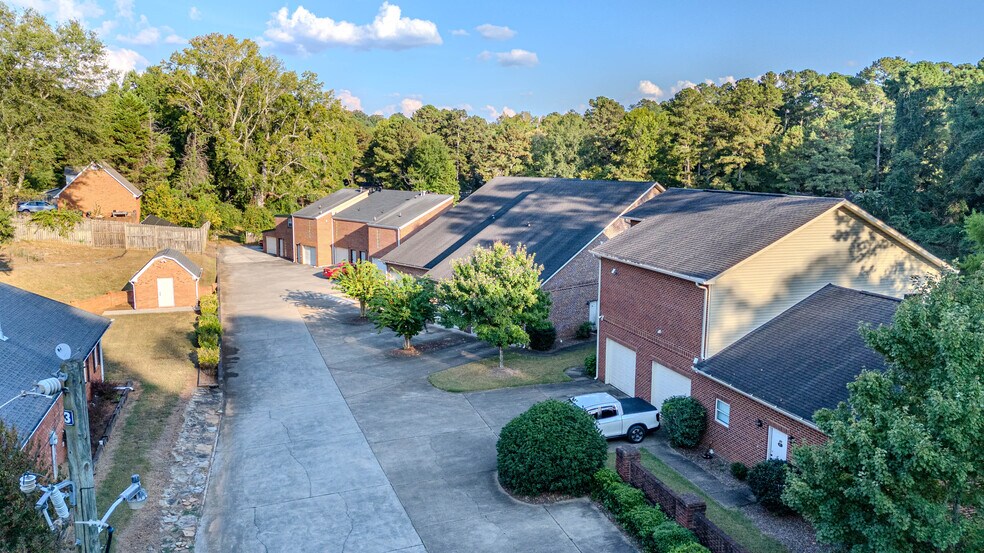 Primary Photo Of 222 Wilshire NE rd, Rome Apartments For Sale