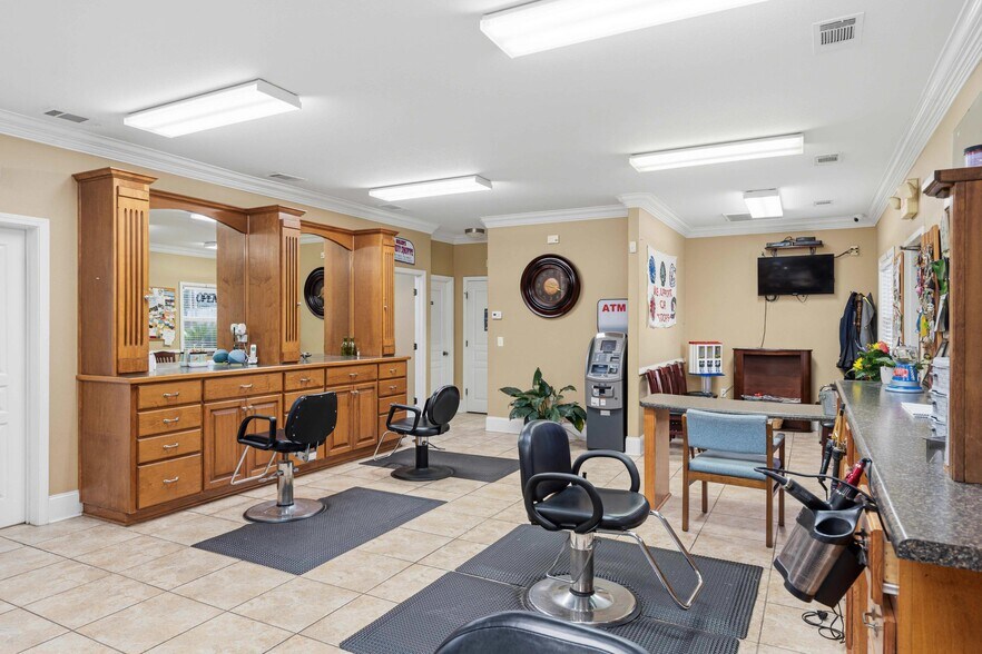 More Photos Of 537 S Ferdon Blvd, Crestview Office For Lease