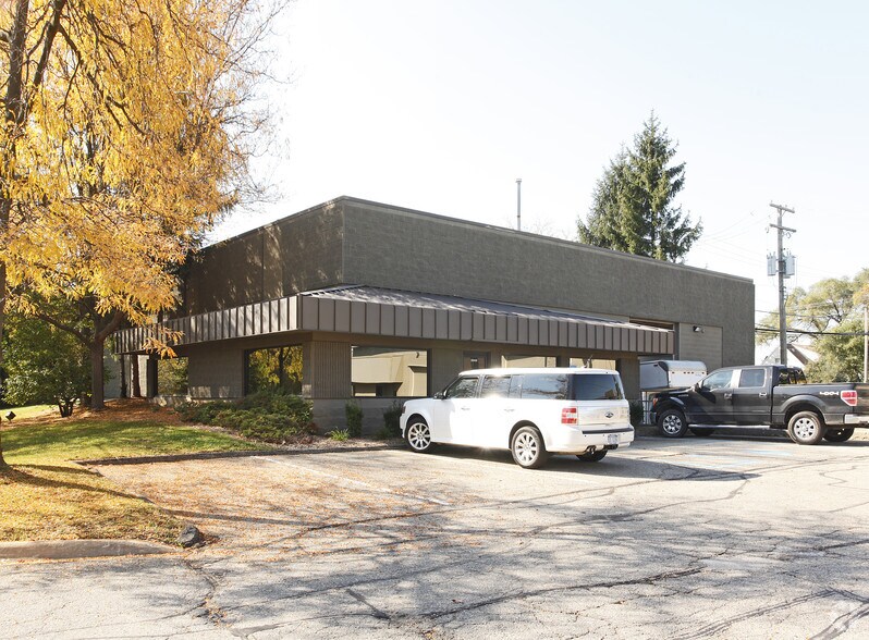 More Photos Of 50220-50230 Dennis Industrial Ct, Wixom Unknown For Lease