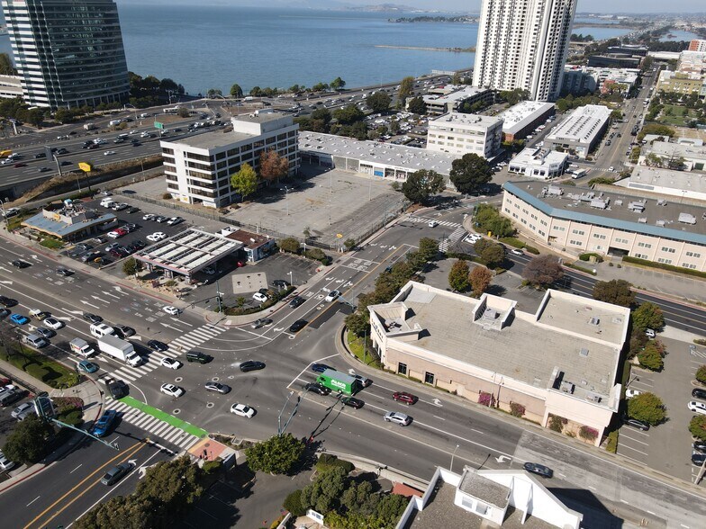 More Photos Of 5800 Christie Ave, Emeryville Freestanding For Lease