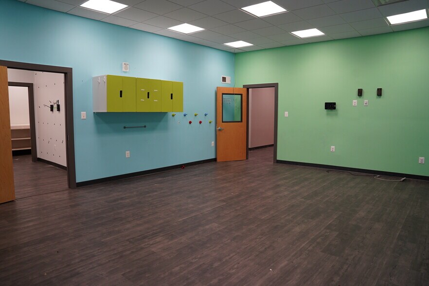 More Photos Of 7595 Martinsburg Pike, Shepherdstown Office For Sale