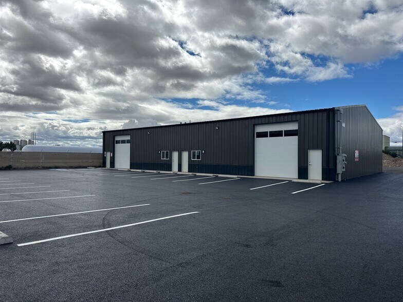 More Photos Of 1843 NW Mill st, Madras Unknown For Lease