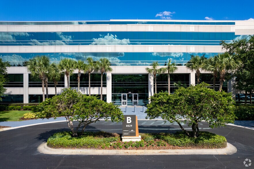 More Photos Of 8403 Southpark Cir, Orlando Office For Lease