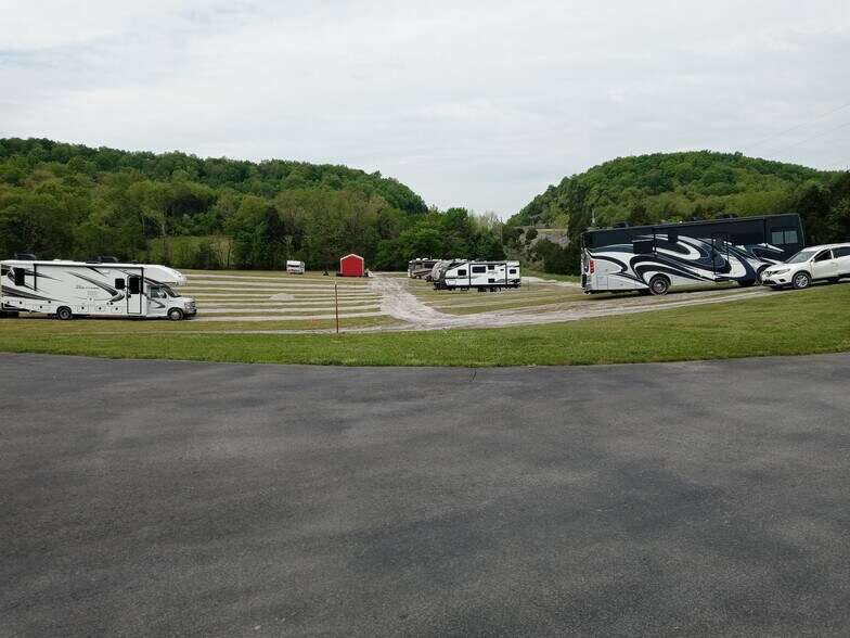 More Photos Of 3555 John Bragg Hwy, Woodbury Land For Lease