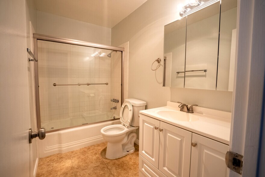 More Photos Of 1635-1639 Seal Way, Seal Beach Apartments For Sale