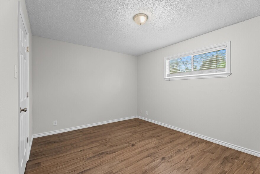 More Photos Of 429 Johnson St, Longview Apartments For Sale